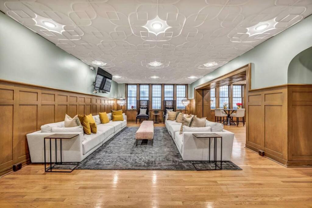 Heart Of Dt With Corner View And With Free Pool & Steam 307 Apartment Cleveland Exterior foto