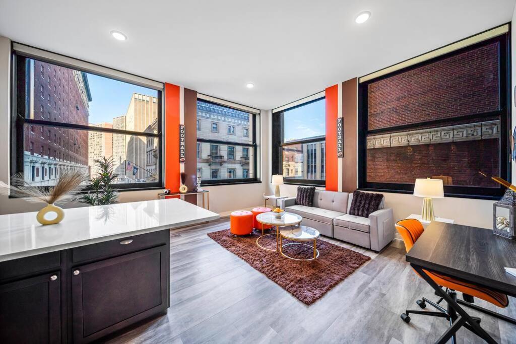 Heart Of Dt With Corner View And With Free Pool & Steam 307 Apartment Cleveland Exterior foto